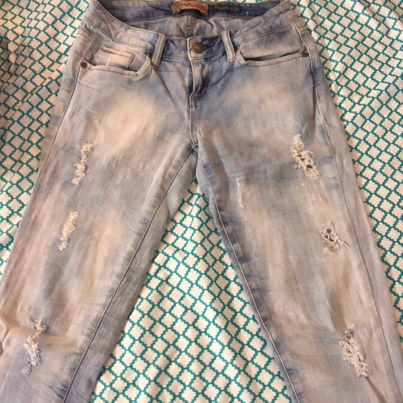 Light Blue Jeans - Picture 3 of 4